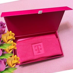 NEW Limited Edition Solid Pink T-Mobile Knit Beanie in Gift Box